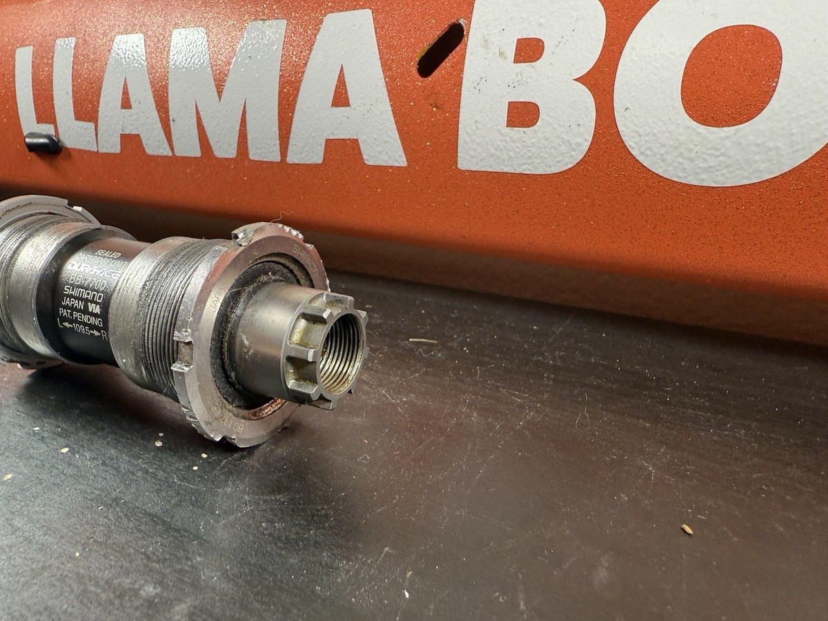 MINT 68mm Shimano Dura Ace Bb-7700 Bottom Bracket 2 X 9 Road