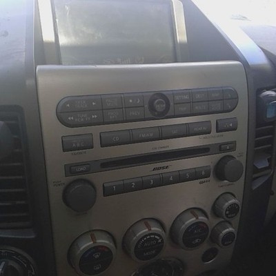 04 05 INFINITI QX56 Radio