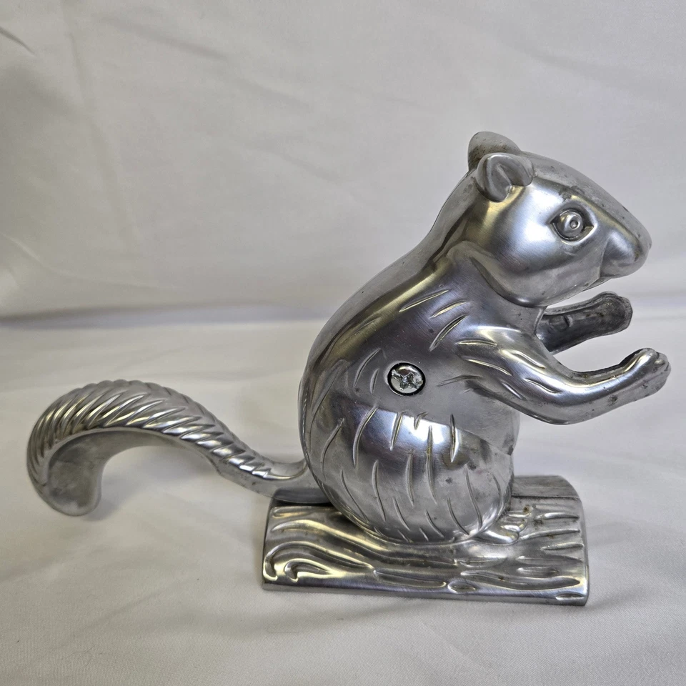 Cascanueces Norpro Davy Crack'It Ardilla, Tono Plateado, 5.5" Altura, 6529 Foto 3 de 4