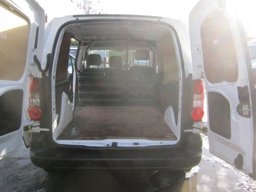 2018 Peugeot Partner 850 1.6 BlueHDi 100 Professional Van [non SS] PANEL VAN Die - Picture 11 of 15