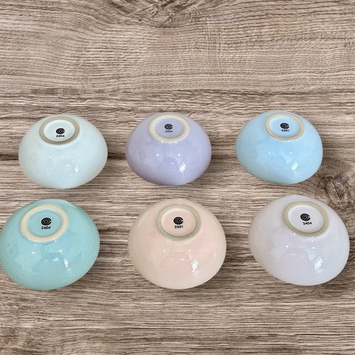Le Creuset Set of 6 Stoneware Multicolor Pinch Bowls 2 oz Pastel Colors New - Picture 4 of 4