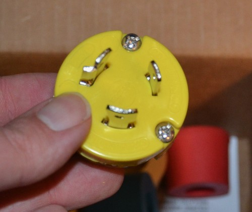 Cooper L720PW watertight plug 20A 277VAC 2P 3W ground new yellow - Picture 4 of 7