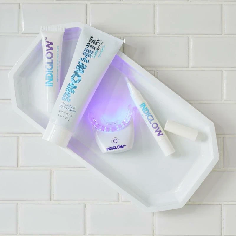 Sistema de luz blanqueadora de dientes intelliWHiTE® INDIGLOW™ con blanco profesional #698-269 Foto 3 de 4