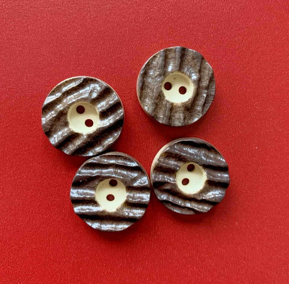 2-Loch Knöpfe in Hirschhorn Optik, Kunststoff, versch. Größen / Trachten - Bild 4 von 4