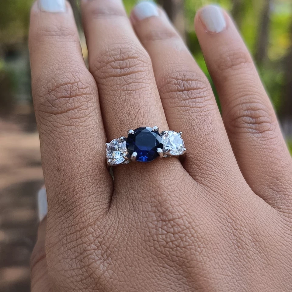 Anillo de diamantes de zafiro natural de corte redondo de 3,50 quilates de oro blanco macizo de 14 quilates talla 7 Foto 3 de 4