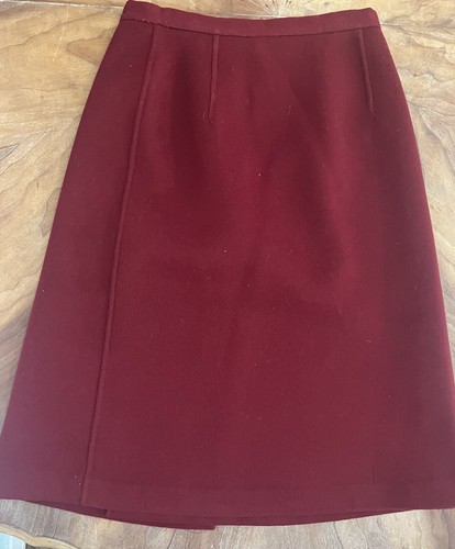 1973 Gucci Rojo Arándano 2 Piezas Traje Lana Falda Chaqueta Logo Botones Jackie O WOW - Imagen 15 de 23
