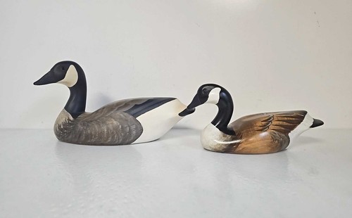 2 Vintage 1980's Canadian Wooden Geese by A Wooden Bird Factory original - Picture 2 of 16