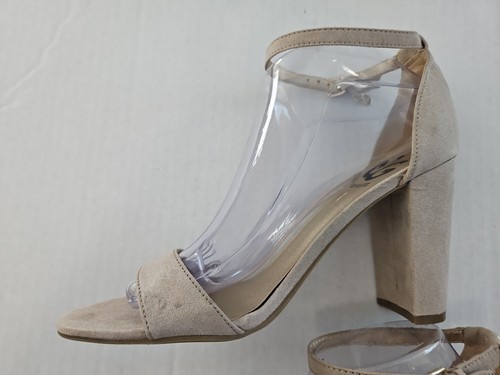 Sandalias G by GUESS Shantel Beige Correa al Tobillo Imitación Gamuza Talla 8.5 Dije - Imagen 5 de 10