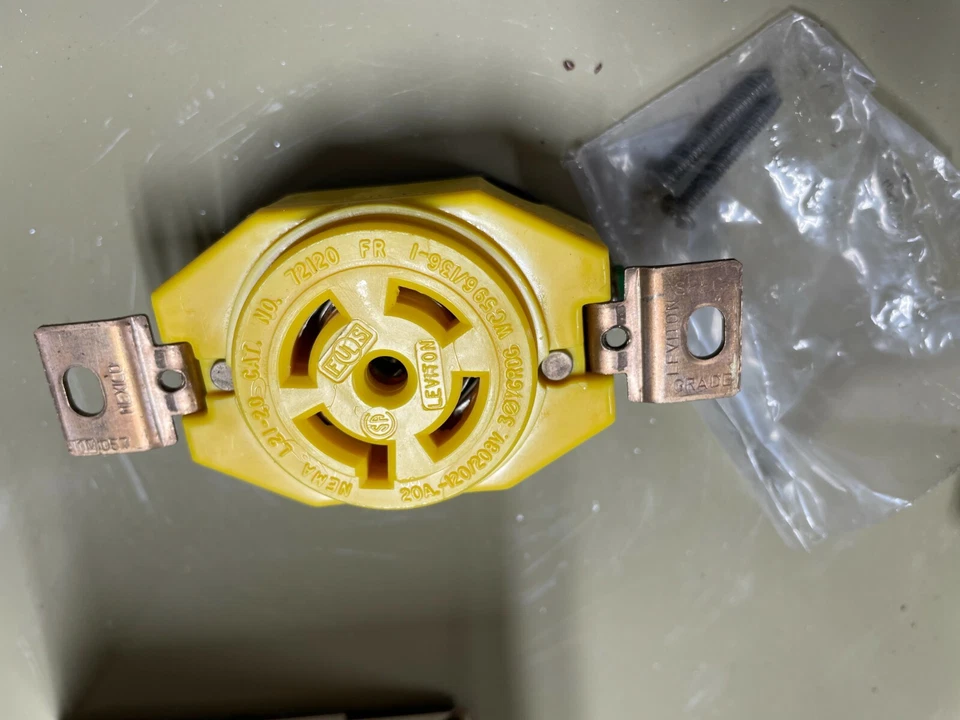 LEVITON 67W81 20A Locking Receptacle 4P 5W 120/208Vac L21-20R Yl - Image 2 of 4