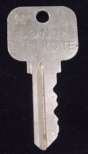 Chiave Vintage Ken's Locksmithery "M" Quadrata Appx 2" Lucchetti Porte Cancello Casa Chiave - Foto 2 di 3