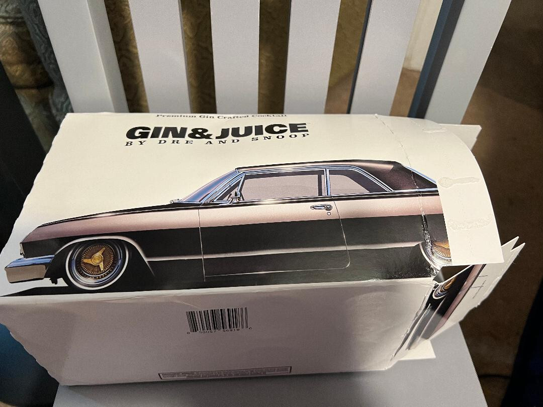 Snoop Dogg フィギュア　ローライダー　スヌープ　lowrider Snoop Dogg drives lowrider from Van Nuys shop for Super Bowl