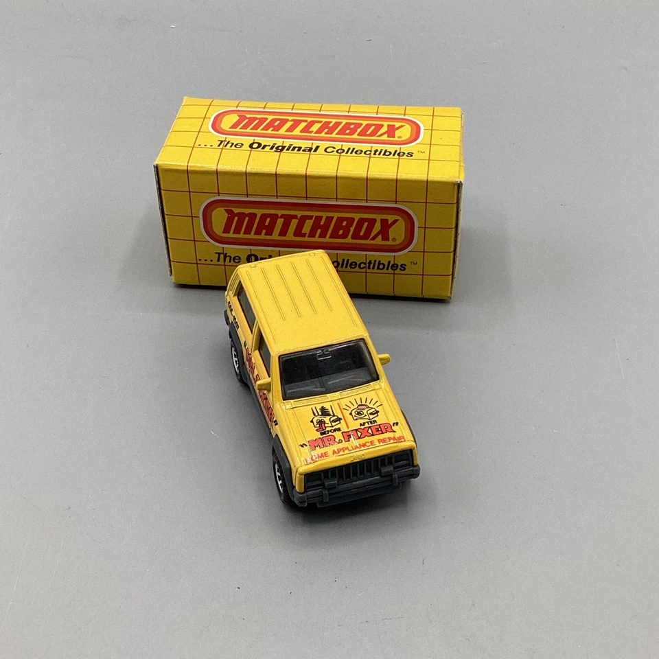 NOS 1983 Matchbox Superfast MB27 Mr. Fixer Jeep Cherokee com caixa de grade amarela - Imagem 2 de 4