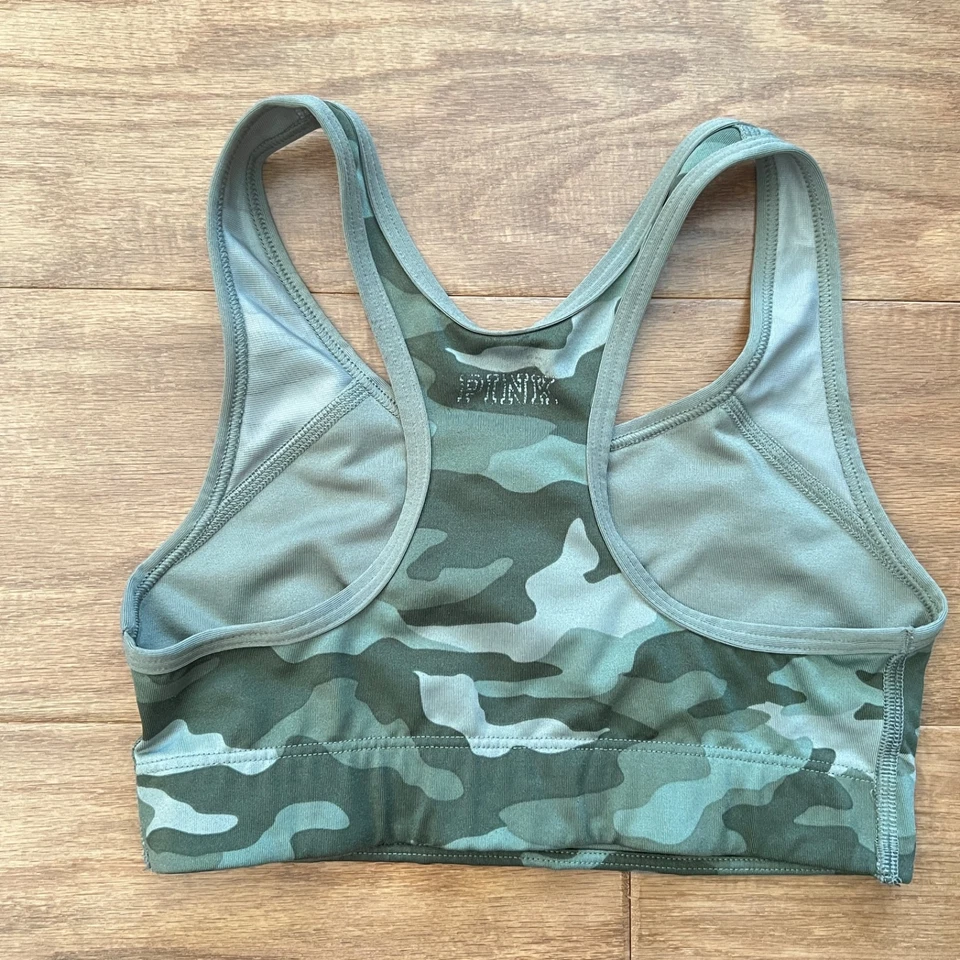 Sutiã esportivo PINK Ultimate Victoria's Secret tamanho XS verde camuflado Ultimate sem forro - Imagem 2 de 4
