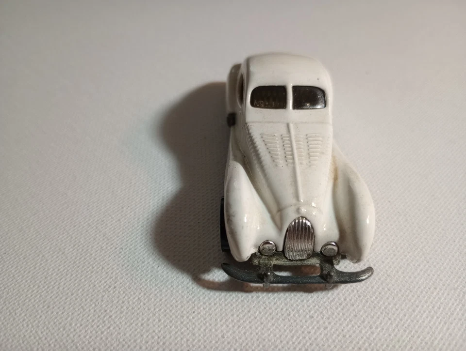 1987 Hotwheels 1937 Talbot-lago T150C SS White Chrome Wheels HW Classics  - Image 3 of 4