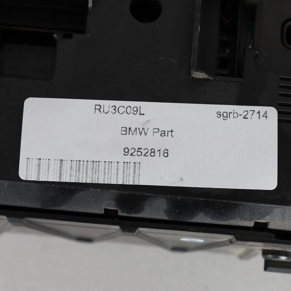 BMW 535i GT 2014 caja de conexiones relé de fusibles delantero 61149252816 fabricante de equipos originales usado Foto 3 de 4