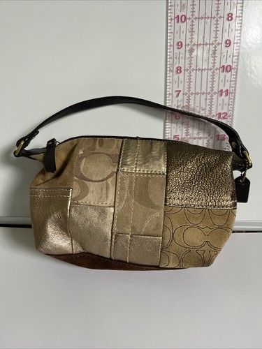 Bolso de Mano Coach Dorado Marrón Retazos Gamuza Pequeño Mujer 7"x5"x3" Usado en Excelente Condición Y2K - Imagen 5 de 8