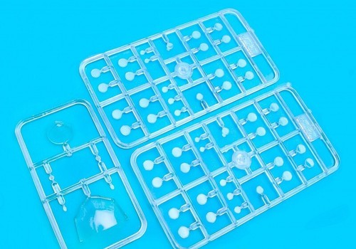 Amodel 72299 model airplane kit 1:72 Tupolev Tu-134AK with eqipment 'Balkani' - Picture 22 of 24