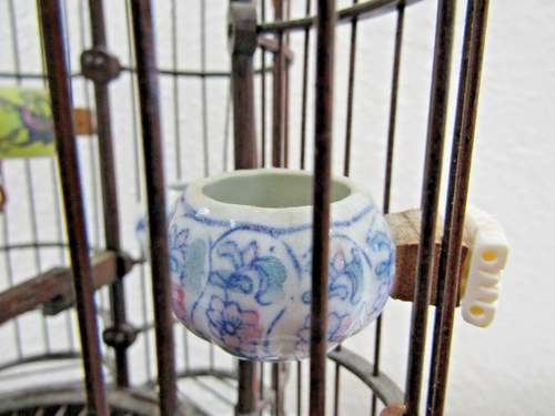 Antigua jaula china para pájaros con ollas de agua de porcelana, alrededor de 1850 - Imagen 15 de 20