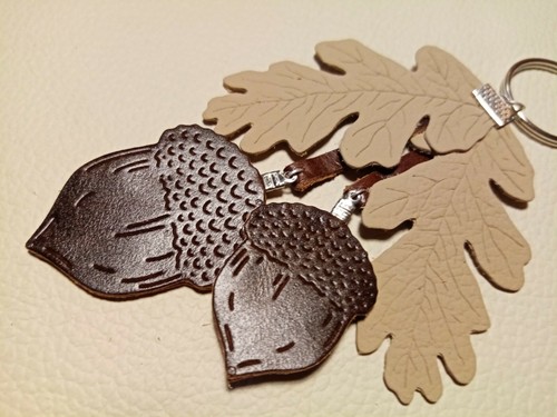 Leather Handmade Oak Leaf And Acorns Key Ring. Different Colors Available. - Picture 21 of 26