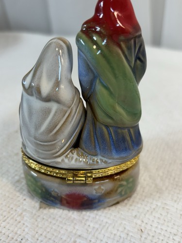 Lotto di 2 scatole portagioie Natività Gesù Maria Giuseppe in porcellana alte 3,75” - Foto 8 di 21