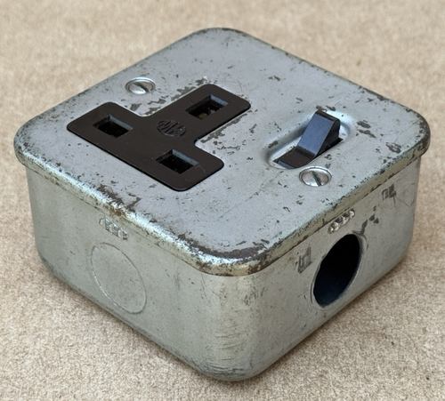 VINTAGE MK INDUSTRIAL SURFACE MOUNT WALL SWITCH - 第 1/9 張圖片