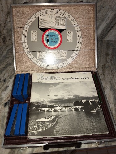 VINTAGE BERLITZ COMPREHENSIVE CASSETTE COURSE FRENCH WITH ATTACHE AND VERB WHEEL - Picture 10 of 12