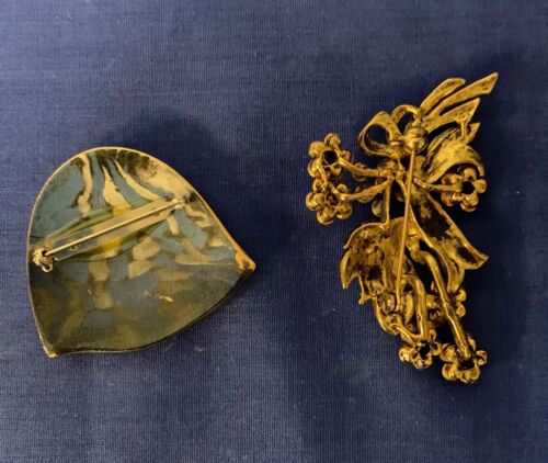 Lot of 2 vintage brooches—blue bell and pink flowers - Picture 2 of 8