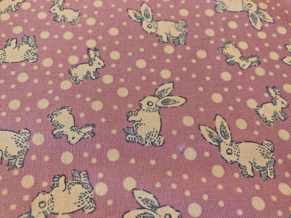 Toy Box II Sarah Morgan Blue Hill Telas - 1yd Lavanda Conejo Conejo Estampado Foto 2 de 4