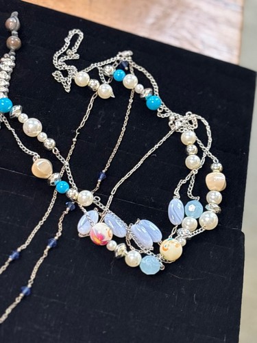 Multi-Layered Beaded Jewelry Set With Necklaces (napier too) Earrings & Turquois - Picture 10 of 23