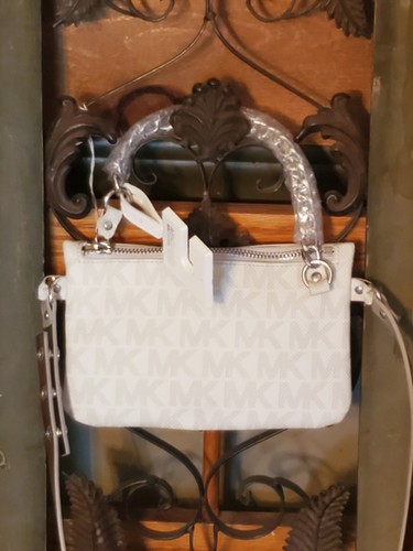 MICHAEL Michael Kors White Logo Fanny Pack Belt Bag - Picture 2 of 11
