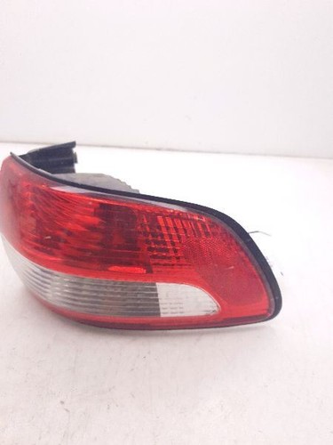 01-03 TOYOTA SIENNA PASSENGER SIDE REAR RIGHT TAIL LIGHT ASSEMBLY - Picture 8 of 12