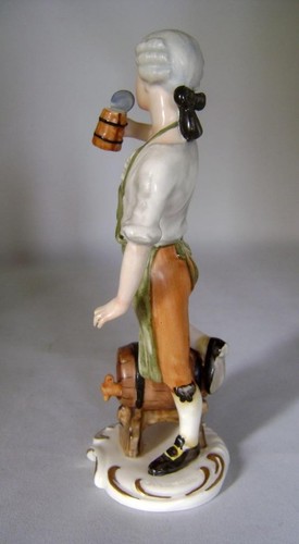 Vintage Goebel Porcelain Figurine: FR29 Man with Beer C.1970s - Imagen 4 de 9