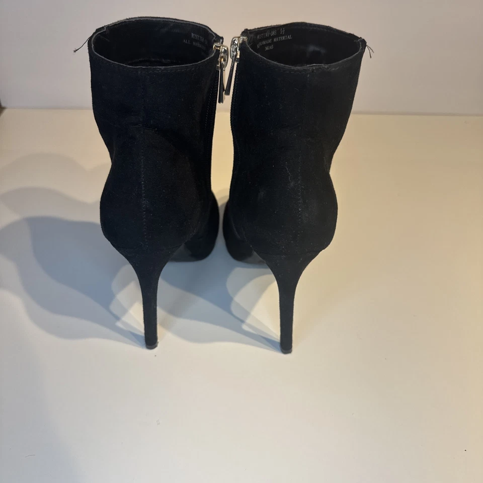 Anne Michelle Women  Size 5.5 Black And Gold Suede  Heels Shoes Casual Boots - Image 2 of 4