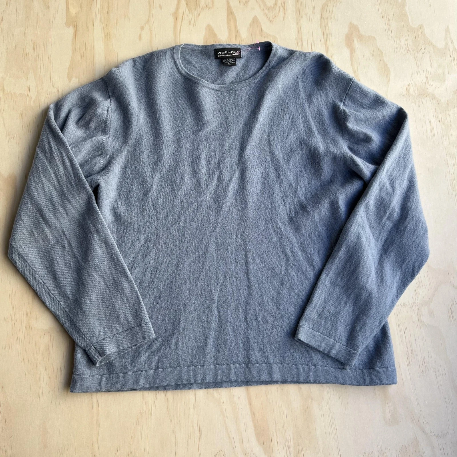 Vintage Banana Republic Sweater Mens XL Gray Merino Wool Crewneck Hong Kong
Opens in a new window or