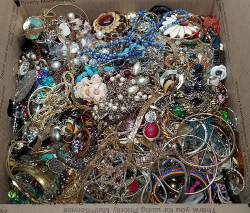 Lote de joyas de 10 libras vintage y nuevas pedrería y cuentas chatarra y desgaste enredos DIVERTIDO CAZAR - Imagen 10 de 10