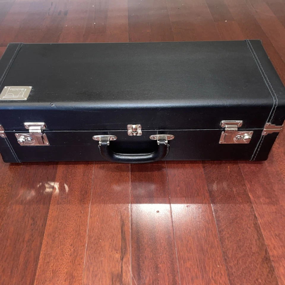 Estuche trompeta individual Schilke negro mango superior y lateral con llaves Foto 3 de 4