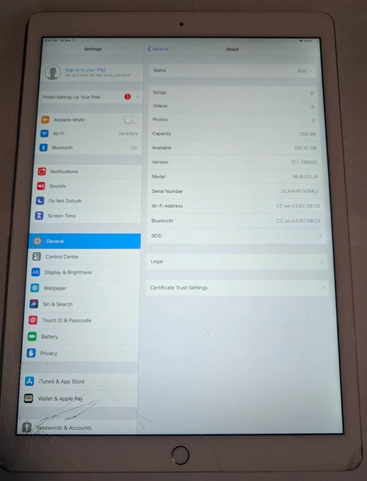 Apple iPad Pro 12.9" (1st Gen) 256GB (WiFi) White / Silver- Great Price! - Image 2 of 4