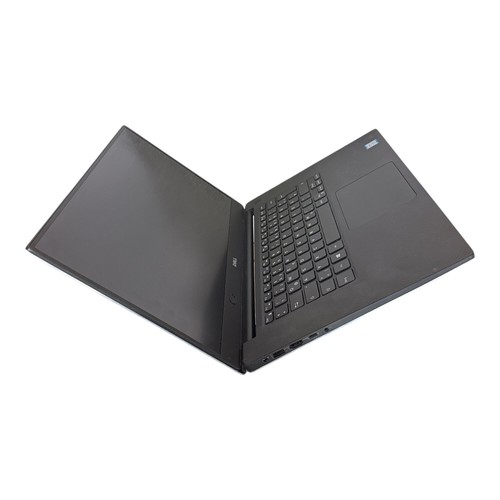 Dell Precision 5520 i7-7820HQ 32GB 256GB M1200 (Akku>50%) Gehäuse beschädigt