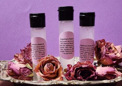 Hyaluronic Acid serum 100% Natural Benefits gives the appearance of smooth skin