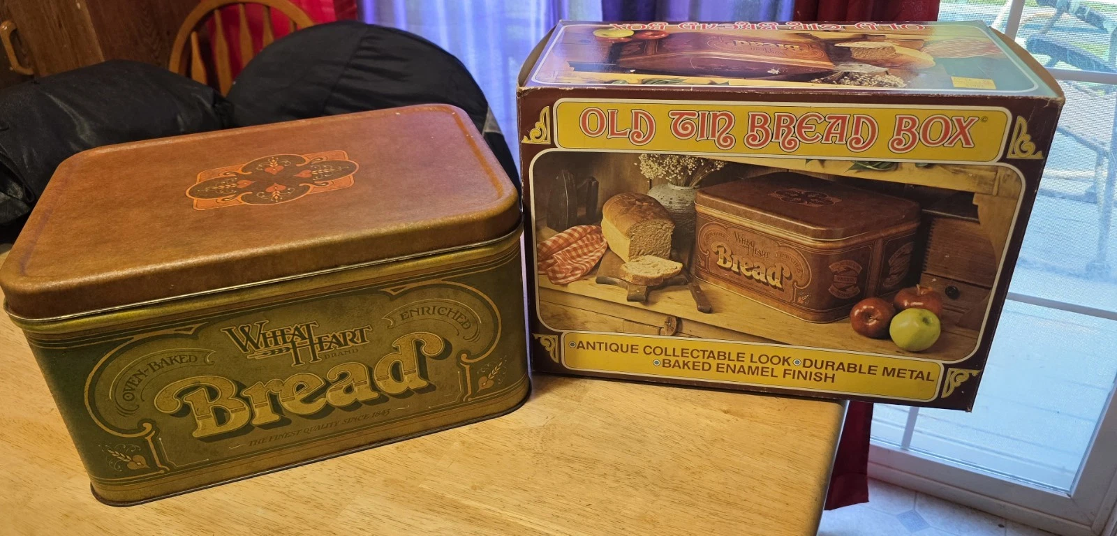Vintage Metal Tin Bread Box Ballonoff 1977 Original Box
Opens in a new window or tab