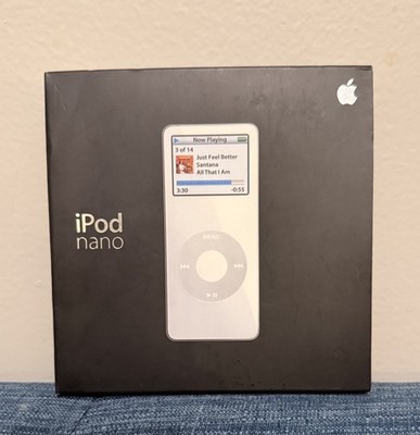 APPLE iPod nano第1世代 2GB ホワイト MA004J/A未開封 Apple iPod nano 1st Generation - 1GB, 2GB, 4GB - White/Black