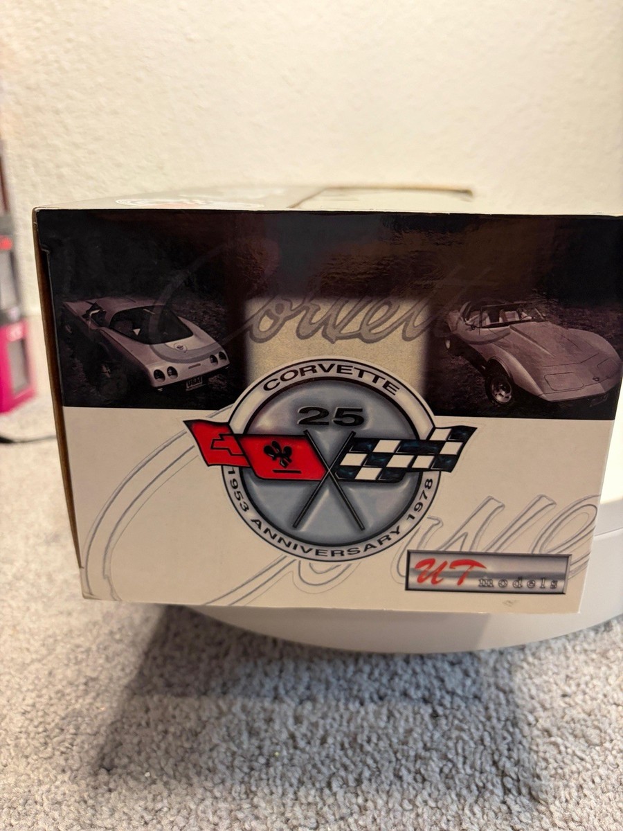 UT Models 1:18 1978 Chevrolet Corvette Silver Anniversary Diecast