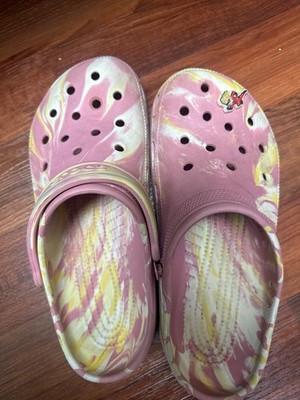 Woman s crocs size 10, pink in good condition only worn a few times