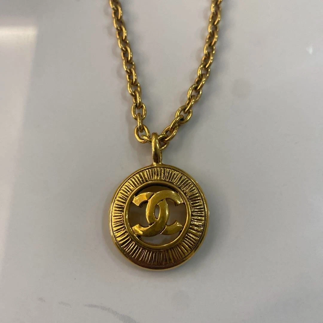 Collana Ciondolo Disegno Rotondo Marca Chanel Originale Vintage 3848 Oro Francia