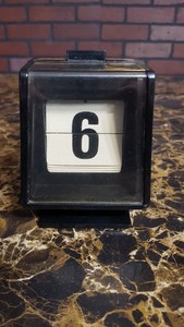 Vtg-Park-Sherman-Ketcham-amp-Mcdougall-Manual-Push-Button-Day-Calendar-Plastic