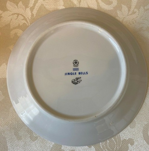 Royal Copenhagen JINGLE BELLS salad dessert plate - 8" Santa Excellent Condition - Picture 3 of 3
