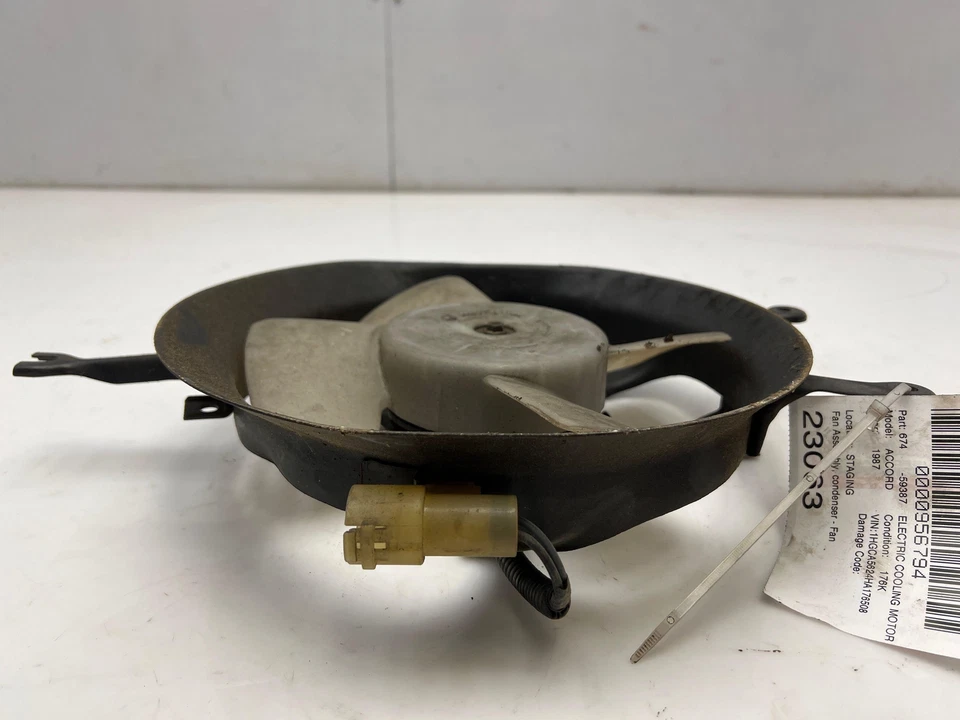 Conjunto de ventilador de refrigeración condensador de CA Honda Accord 86-89 Mitsuba OEM 38616PH4661 Foto 2 de 4