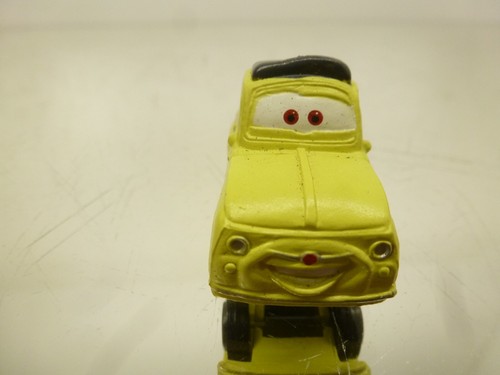 DISNEY PIXAR CARS FIAT 500 LUIGI -RESIN- YELLOW L4.5cm - GOOD CON. - 54 - Imagen 2 de 5