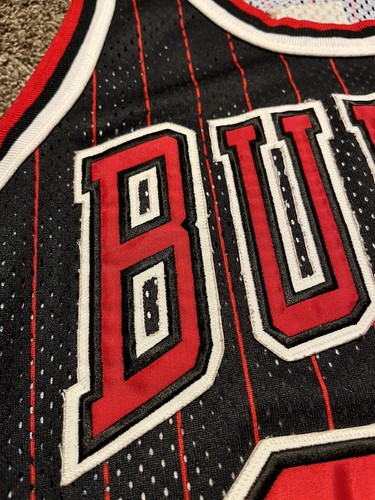 Champion Michael Air Jordan Chicago Bulls Nadelstreifen Authentic Trikot 44 Gold - Bild 8 von 18