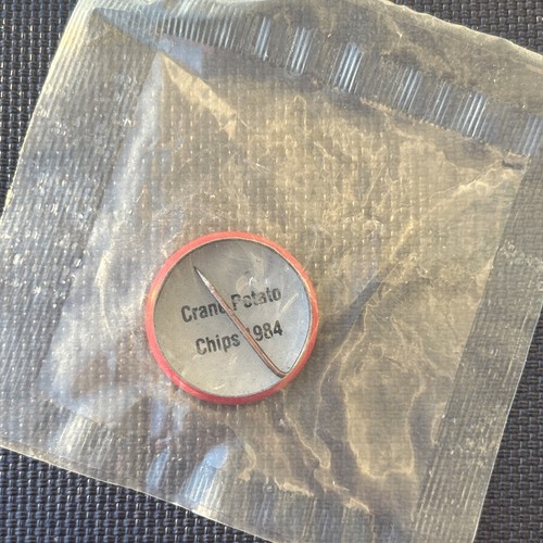1984 Philadelphia Phillies, Crane’s Potato Chip Pin Button: Sealed in Orig - Picture 3 of 4